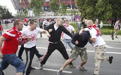 Những hình ảnh phản cảm nhất tại vòng bảng Euro 2012