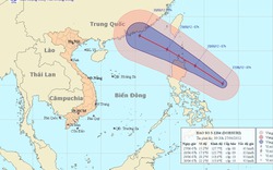 Bão Doksuri hoạt động gần biển Đông