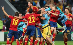 Hạ Bồ Đào Nha trên chấm 11m, Tây Ban Nha vào chung kết