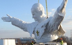 Dựng tượng cố giáo hoàng John Paul II