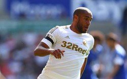 Arsenal &#34;đi đêm&#34; với Ashley Williams