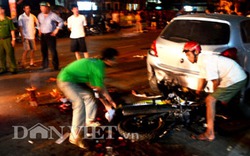 Xe máy tông vào đuôi ô tô, hai thanh niên tử vong