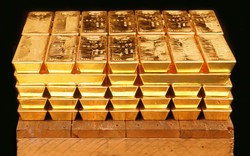 Vàng thế giới kéo giá vàng trong nước giảm thấp