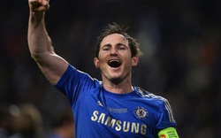 Nâng cúp, Chelsea tưởng thưởng Lampard