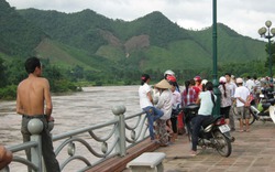 Tìm thấy thi thể học sinh bị trượt chân khi qua sông