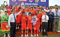 Bóng đá nữ Việt Nam: Sau niềm vui là nỗi lo