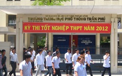 Đưa đón học sinh dân tộc Cơ tu trong kỳ thi tốt nghiệp THPT