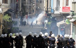 Thổ Nhĩ Kỳ hỗn loạn vì biểu tình