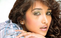 Nữ diễn viên xinh đẹp của Ấn Độ treo cổ tự tử