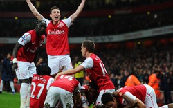 Arsenal vô địch về... chơi đẹp