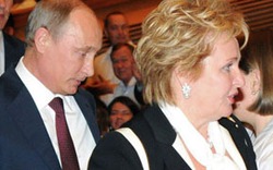 Vợ chồng Putin ly dị sau 30 năm chung sống