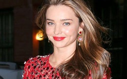 Miranda Kerr diện váy ren xuyên thấu bắt mắt