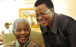Tin &#34;Mandela từ trần&#34; bị báo nhầm trong dạ tiệc