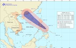 Bão Rumbia giật cấp 9-10 áp sát biển Đông