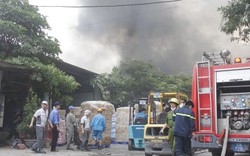 Clip: Cháy lớn ở KCN Vĩnh Tuy, khói ngút trời