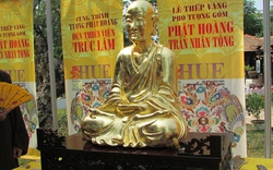 Tượng Phật Hoàng Trần Nhân Tông được thếp vàng
