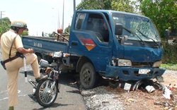 Đồng Nai: Xe tải tông liên tiếp 3 xe máy, 6 người bị thương