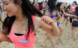 Mặc bikini, nhảy flashmob tưng bừng biển Đà Nẵng