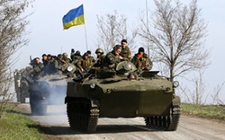 Quân đội Ukraine tiếp tục tấn công các thành phố miền Đông