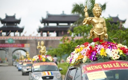 Hàng nghìn Phật tử diễu hành mừng Đại lễ Phật đản