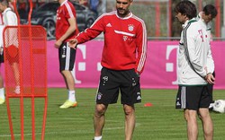 Guardiola mất kiểm soát nơi phòng thay đồ