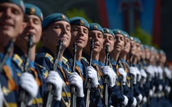 Toàn cảnh Nga duyệt binh hoành tráng mừng Ngày Chiến thắng