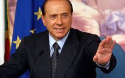 Cựu thủ tướng Italia từ hôm qua phải đi lao động công ích một năm