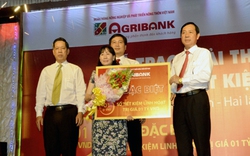 Agribank trao thưởng 1 tỷ đồng cho khách hàng 