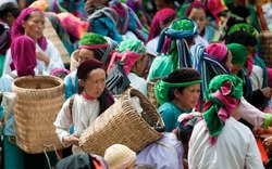 Độc đáo những phiên chợ Việt chỉ họp mỗi năm một lần