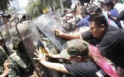 Thái Lan: Biểu tình phản đối đảo chính bất chấp lệnh giới nghiêm