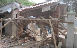 Thanh Hóa: Thợ xây bị khối bê tông hàng tấn đè ngang người