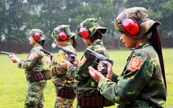 Các tay súng nữ quân đội Việt Nam trổ tài thiện xạ