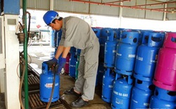 Từ ngày mai, giá gas tại Hà Nội, TP HCM tăng thêm 5.000 - 6.000 đồng/bình