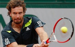 Roland Garros: Tay vợt tai tiếng Gulbis &#34;thổi bay&#34; Federer