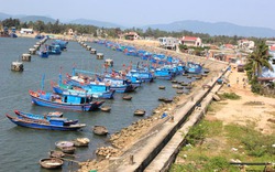 Quảng Ngãi: Sẽ cho ngư dân thuê tàu vỏ sắt dài hạn