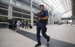 Sân bay Hong Kong báo động vì cảnh báo một phụ nữ Trung Quốc mang bom