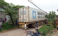 Xe khách tông xe container, 12 người thương vong