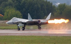 Siêu tiêm kích thế hệ 5 Su T-50 Nga bốc cháy