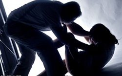 Ấn Độ: 4 cảnh sát ngang nhiên cưỡng hiếp tập thể ngay tại đồn
