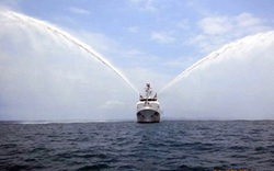 Cận cảnh uy lực vòi rồng của tàu kiểm ngư hiện đại nhất Việt Nam