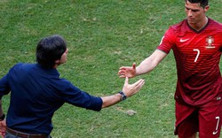 Clip pha chia buồn mất vệ sinh của HLV Đức với Ronaldo