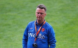 HLV Van Gaal tố FIFA thiên vị Brazil