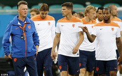 Van Gaal xả trại, các tuyển thủ Hà Lan được “sex thả ga”