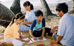 Nhân ngày Gia đình Việt Nam bàn về gia đình hiện đại: Cái “tôi” to hơn tình máu mủ
