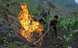 Kinh hoàng ngôi làng bị “Hỏa thần” tấn công liên tục