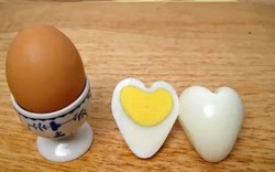 Clip: Cách luộc trứng thành hình trái tim đơn giản và đẹp mắt