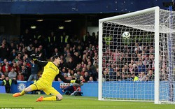 Mourinho chê bai Courtois, Cech trở lại số 1?