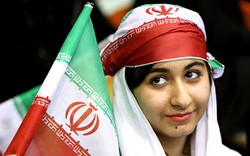 Phụ nữ Iran lần đầu được phép xem nam giới thi đấu thể thao