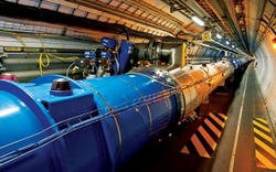 Máy gia tốc hạt lớn nhất thế giới tái khởi động sau hai năm