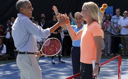 Tổng thống Mỹ Obama chiến thắng Wozniacki trên sân quần vợt